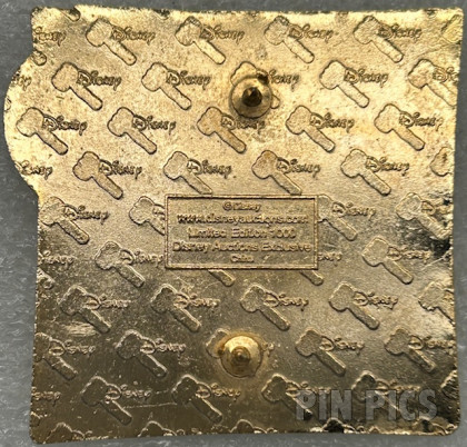 DA - Dumbo - Advanced Aviation book  pin collectible - Main Image 2