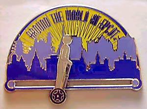 JDS - Piglet with Balloons - Garden Party - Just Pooh Floor 2nd Anniversary Set - Winnie the Pooh