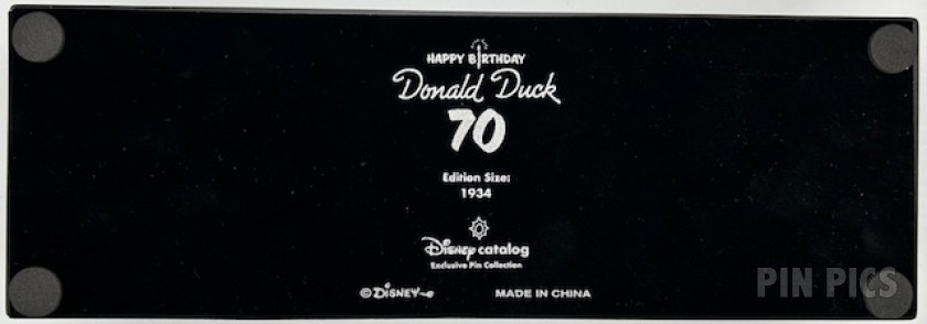DC - Donald Duck - Through the Years - Boxed Pin Set - 70th Birthday  pin collectible - Main Image 2