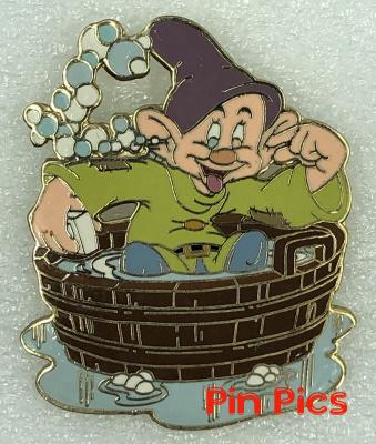 DA - Belle Leaning on Her Name