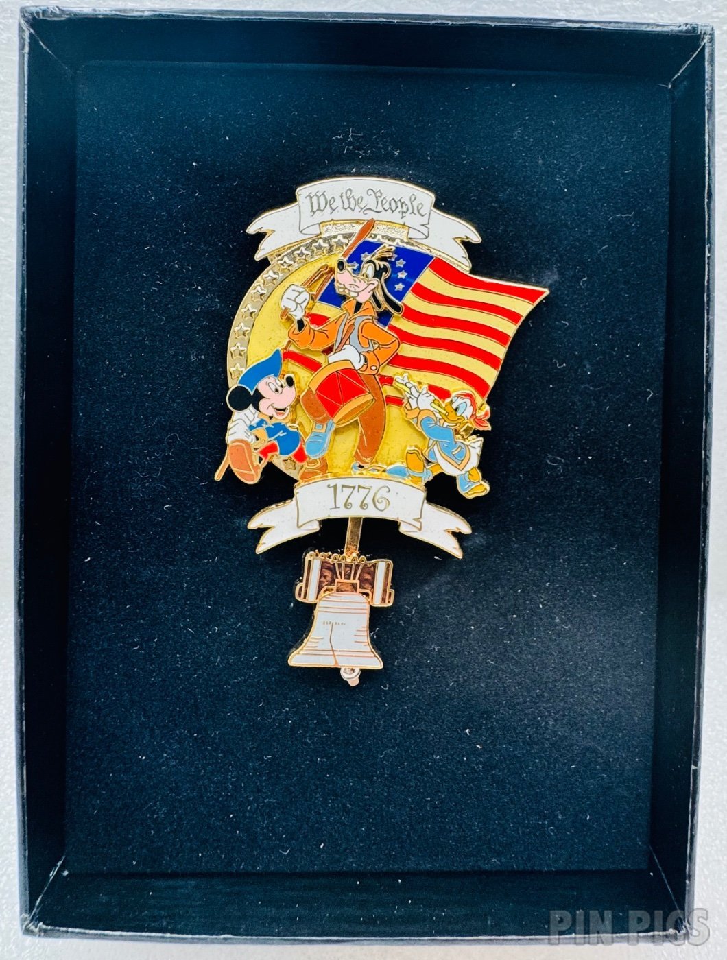 WDW - Mickey, Donald, Goofy - We The People - Patriotic - Featured Artist #7 - Jumbo  pin collectible - Main Image 4