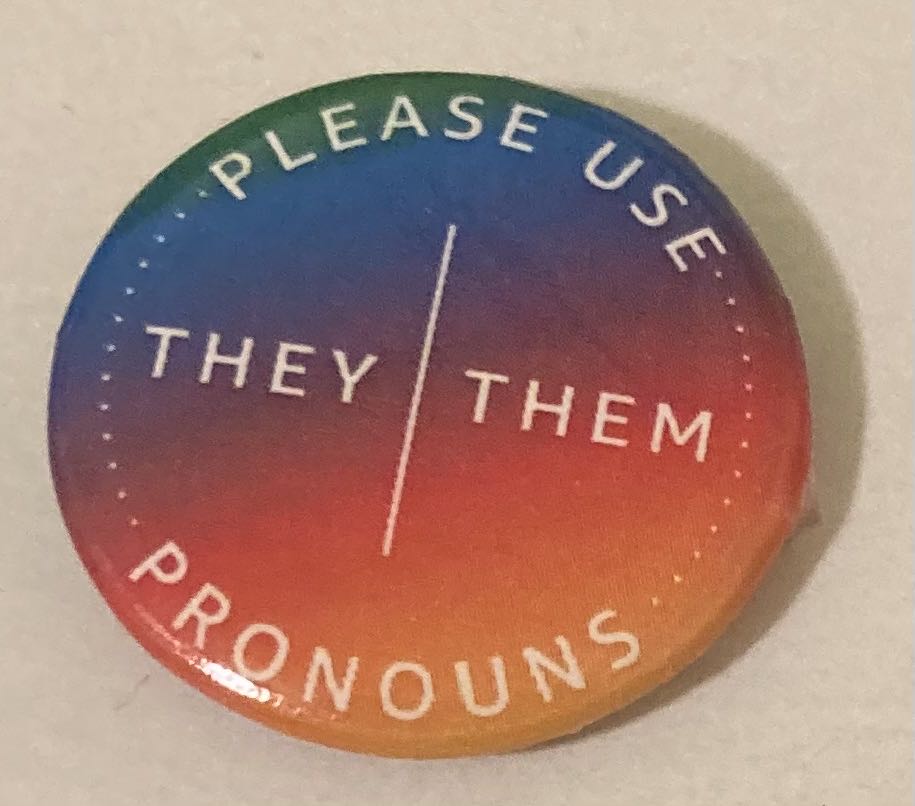 Please Use She/Her Pronouns - Button pin collectible - Main Image 3