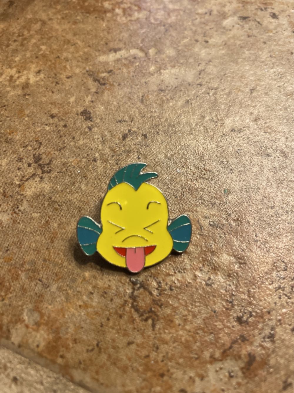 Flounder - Disney pin collectible - Main Image 1