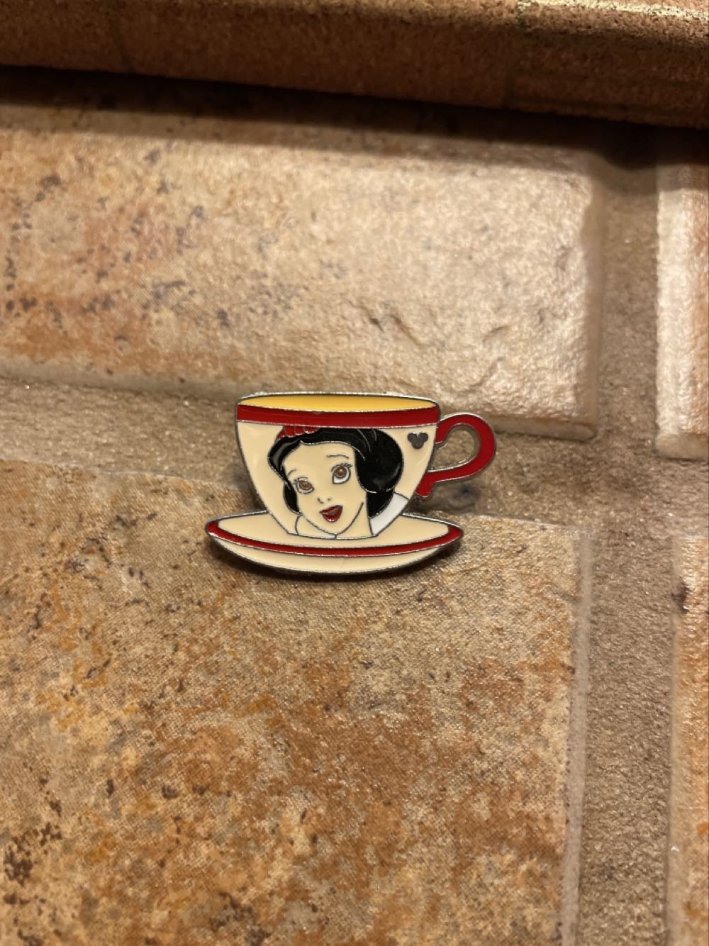 Winnie The Pooh And The Honey Tree 55th Anniversary Limited Edition Pin Set