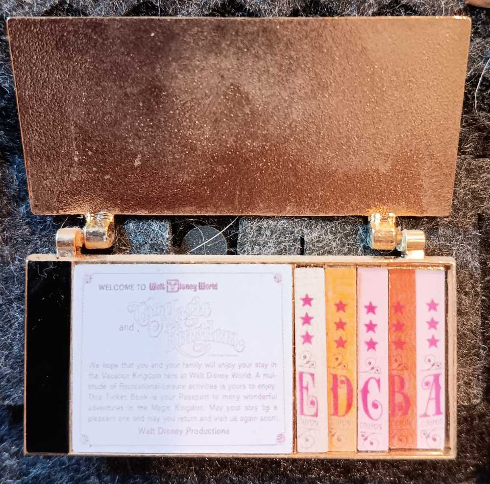 Passport to Adventure - The Magic Kingdom - Double Pin pin collectible - Main Image 2