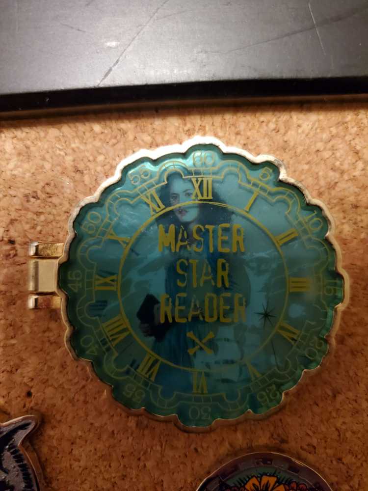 Disneyland Icons 4 Pin Set Balloons Castle Marquee Home