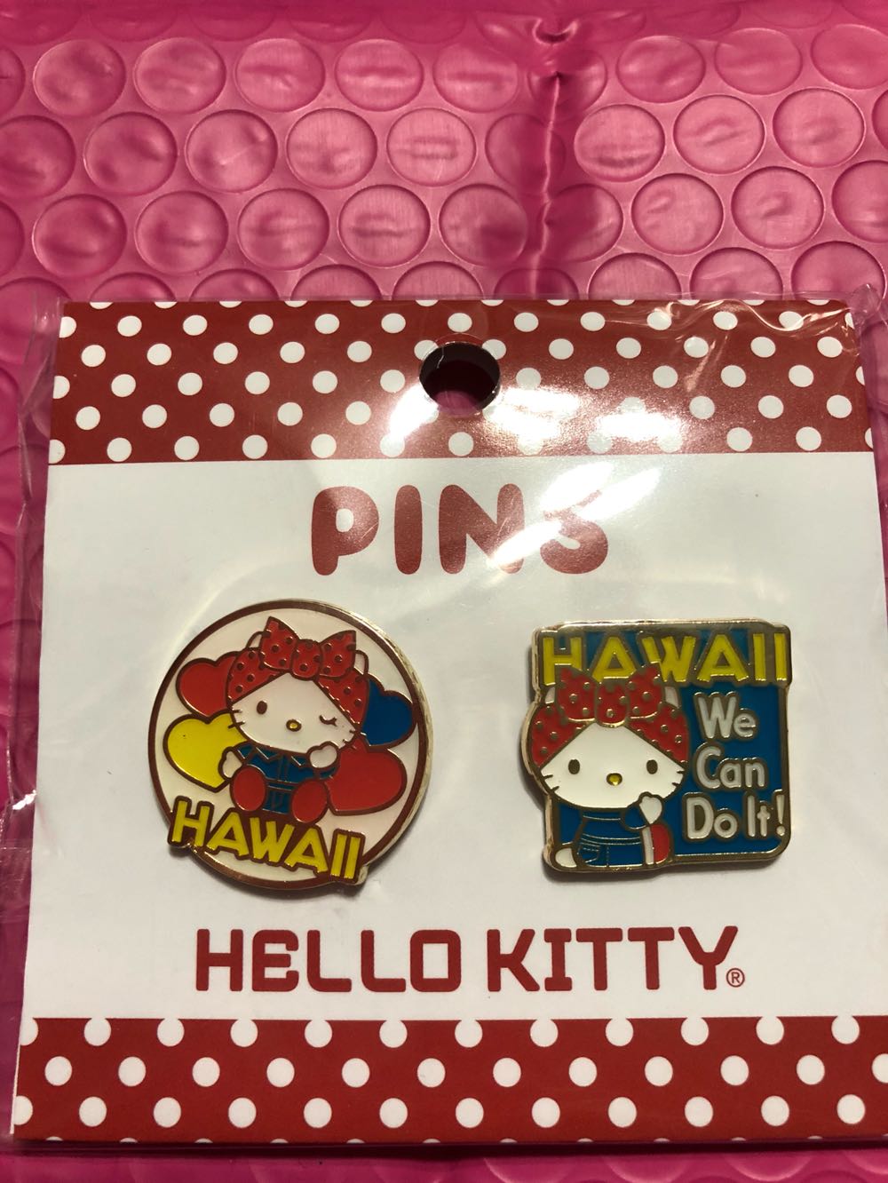 Hello Kitty  pin collectible - Main Image 4