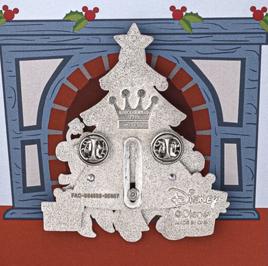 Loungefly Jumbo - Mickey And Minnie Christmas  pin collectible [Barcode 671803360792] - Main Image 3