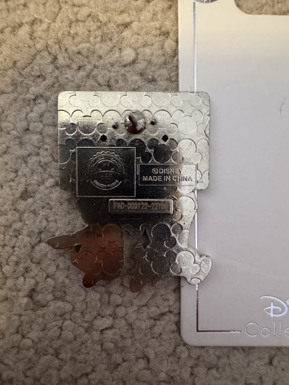 Chip and Dale - Core Characters pin collectible [Barcode 400000006246] - Main Image 2