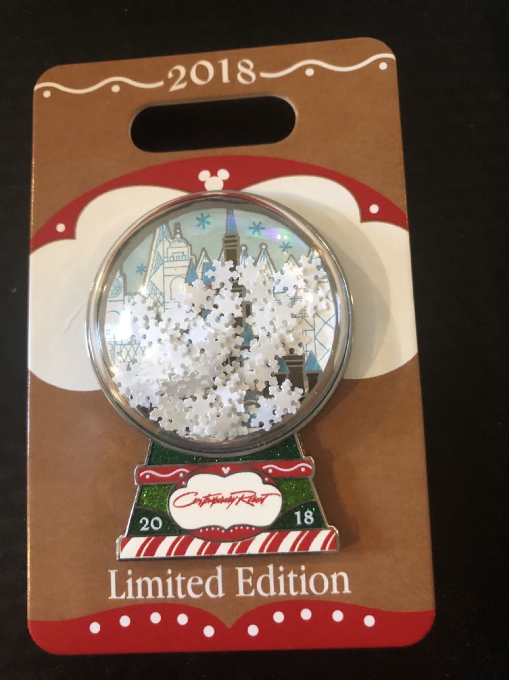 Disney 2018 Castle Snow Globe - Christmas pin collectible [Barcode 400021026568] - Main Image 1