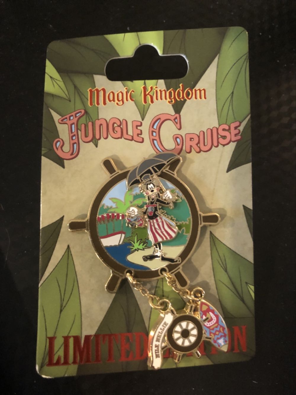 Stitch Reading Pineapple Box