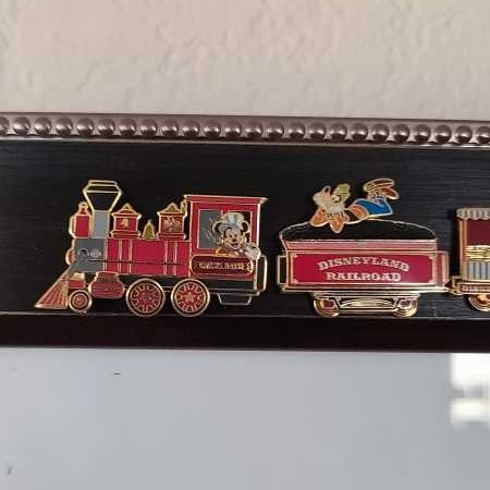 Train.    Disneyland Train Set  pin collectible - Main Image 2
