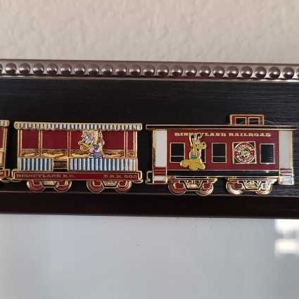 Train.    Disneyland Train Set  pin collectible - Main Image 4