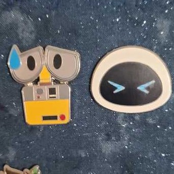 Figpin Spider-man Noir Collectible Pin With Premium Display Case