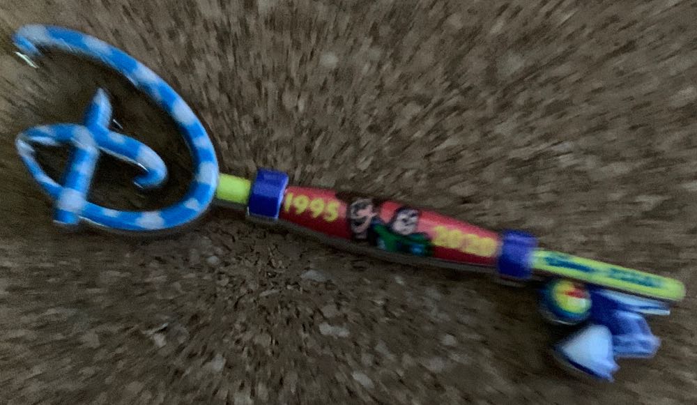 Winnie The Pooh And The Honey Tree 55th Anniversary Limited Edition Pin Set