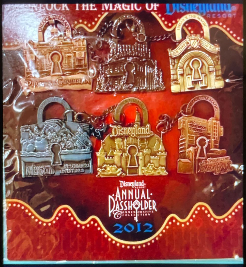 Mickey and Friends Four Lands Set - Mickey