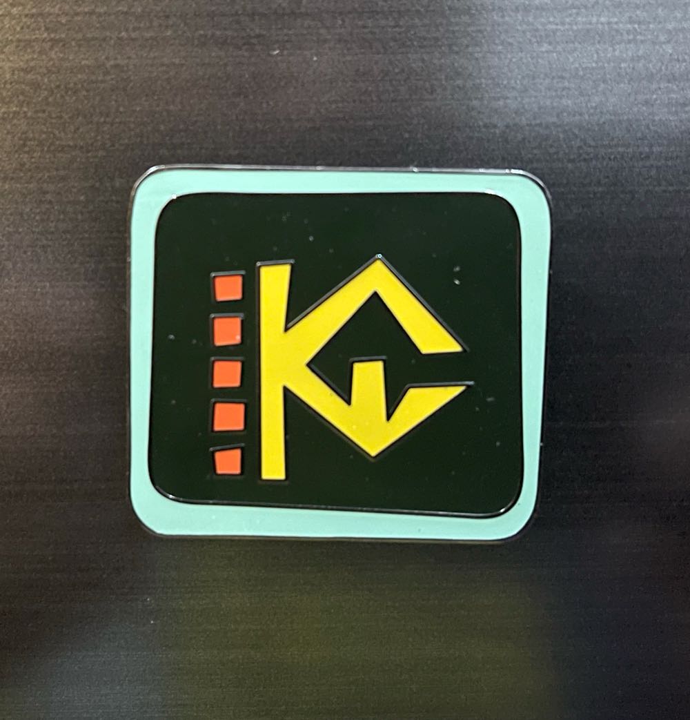 P شعار سينما الكويت قديم  pin collectible - Main Image 1