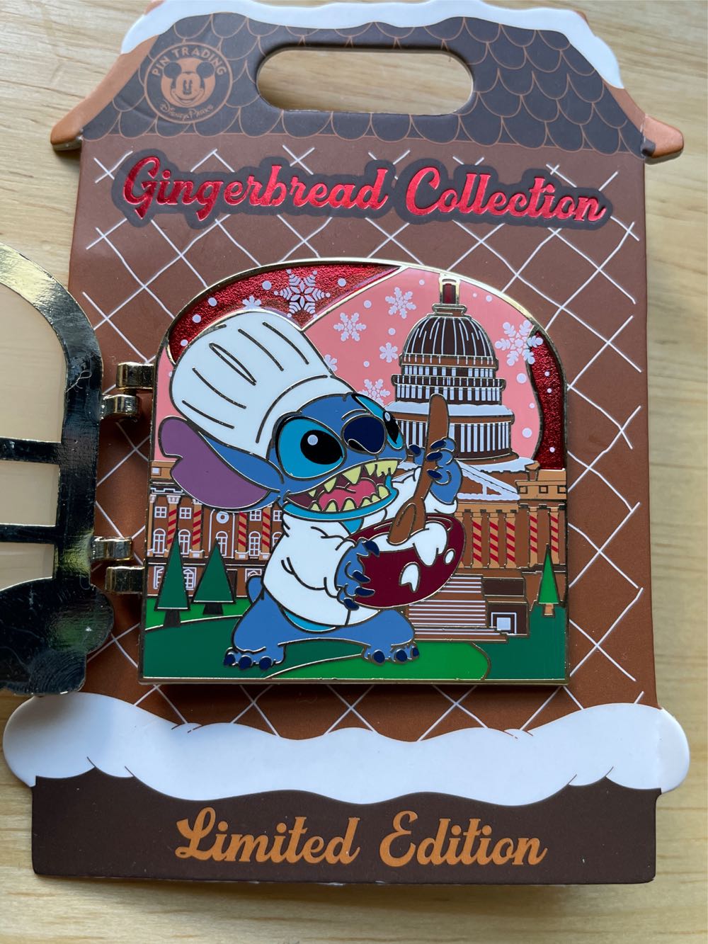 2019 Gingerbread Collection: Epcot Stitch - Limited Edition pin collectible [Barcode 400914565723] - Main Image 2