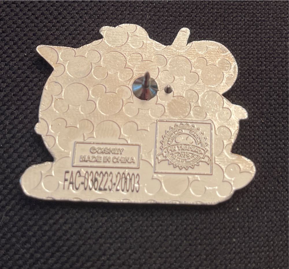 Tomorrowland - Donald Duck  pin collectible - Main Image 2