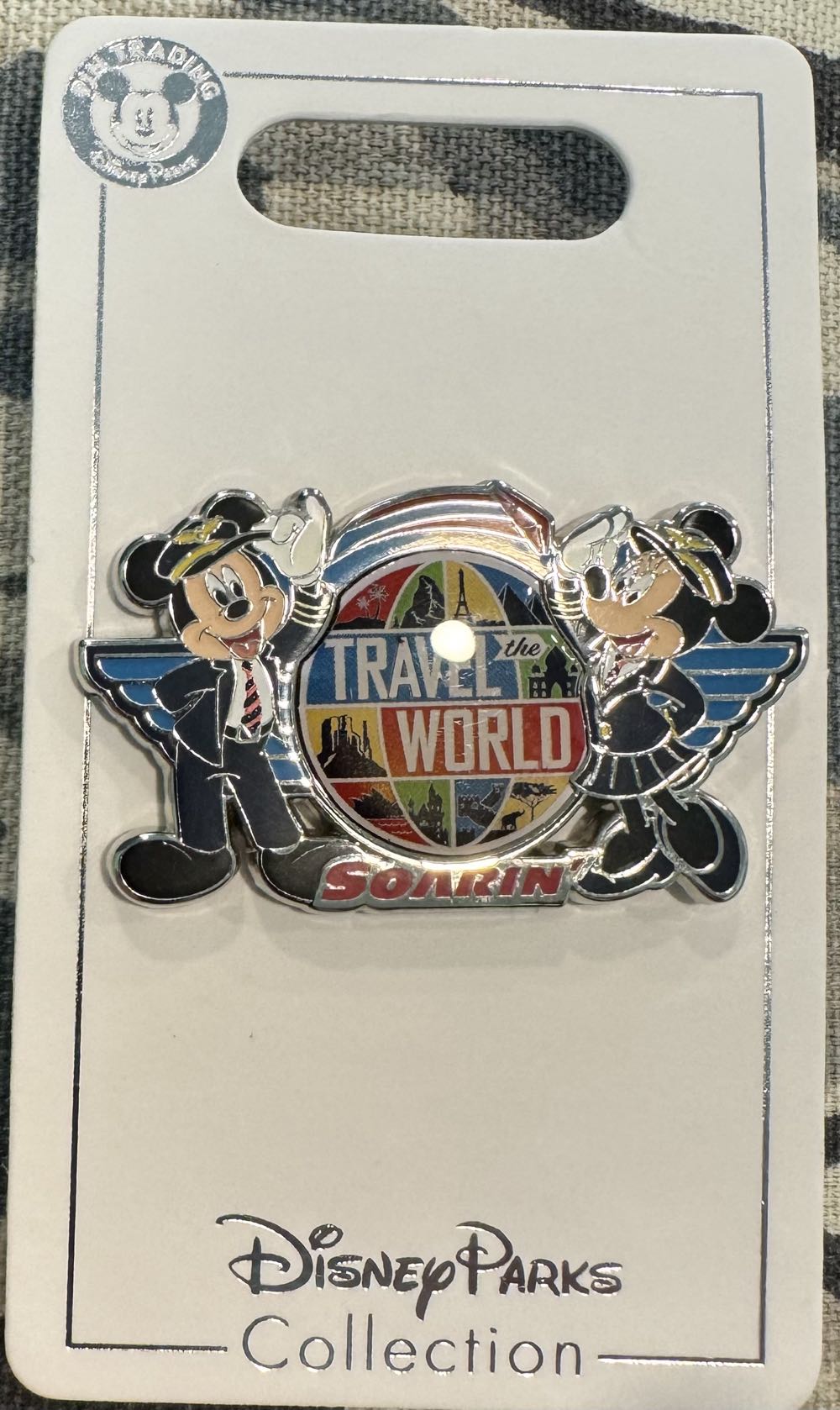 Soarn’, Travel The World Mickey And Minnie - Open Edition pin collectible [Barcode 400918914602] - Main Image 2