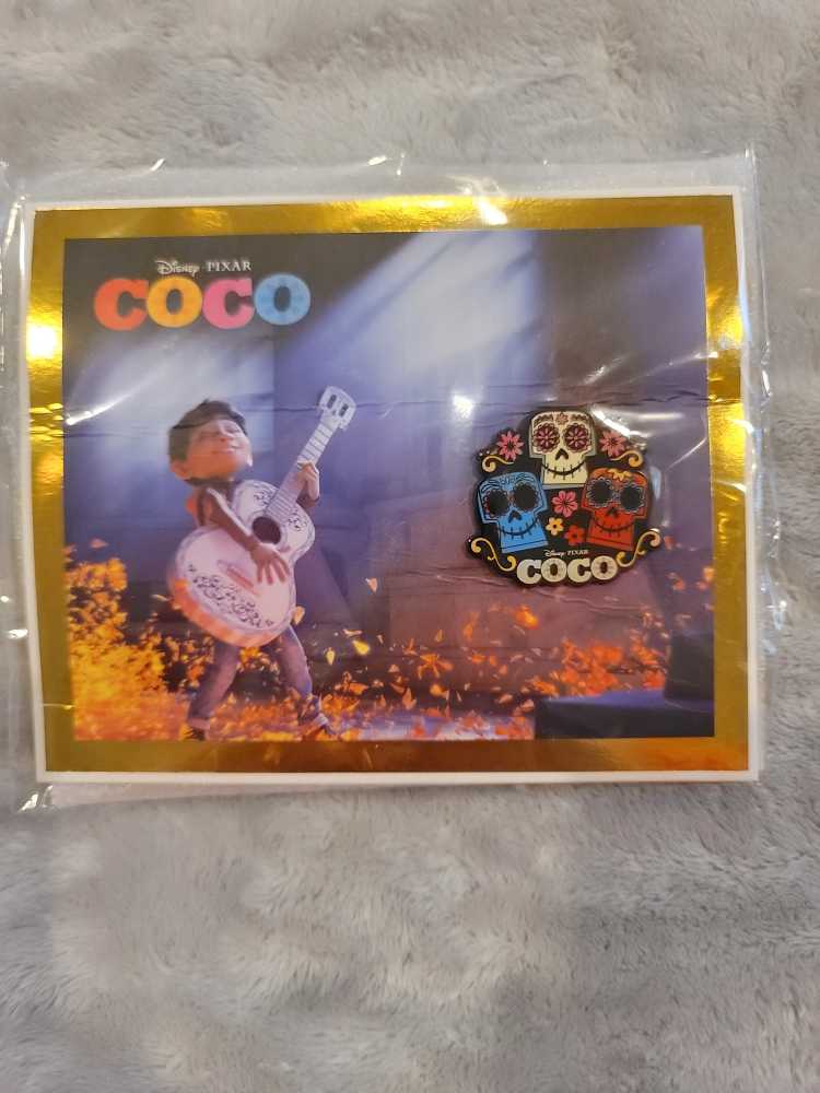 Coco "Sugar Skulls” VIP Pin  - Disney Movie Club pin collectible - Main Image 2