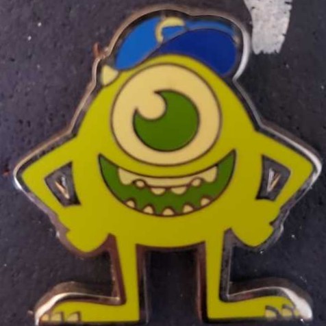 Figpin Half Life 2: Gordon Freeman Collectible Pin With Premium Display Case