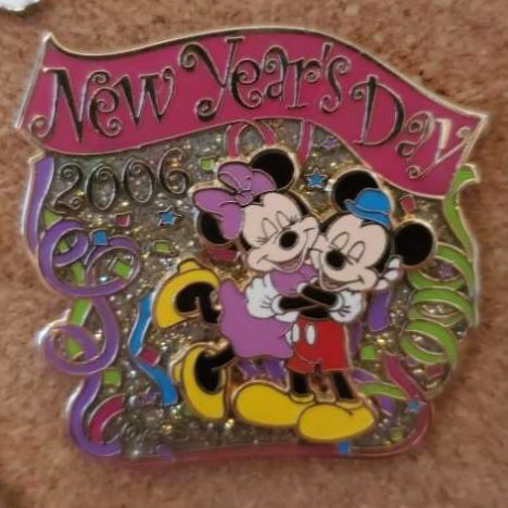 New Years Day 2006 - Disney pin collectible - Main Image 1