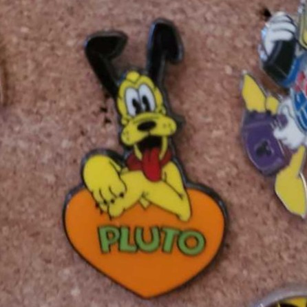 Pluto - Disney pin collectible - Main Image 1