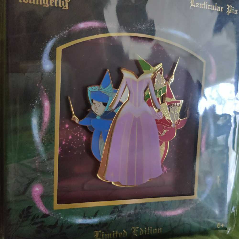 Loungefly - Sleeping Beauty Lenticular 3”  pin collectible [Barcode 671803363861] - Main Image 2