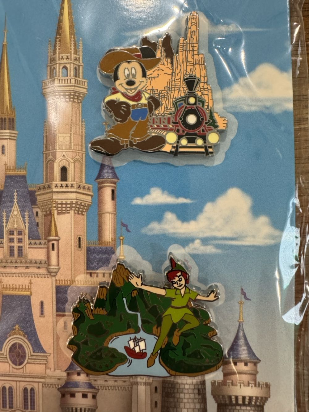 Big Thunder Mountain - Mickey - Disney Pin - Trading pin collectible [Barcode 400915713314] - Main Image 3