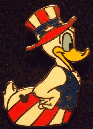 Donald Duck Outfits - 2008 Hidden Mickey - Patriotic pin collectible - Main Image 1