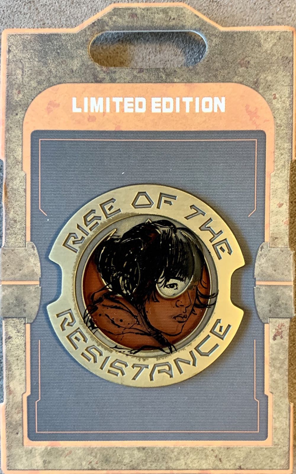 Galaxy’s Edge Rise Of The Resistance - Rose Tico - Transparent pin collectible - Main Image 2