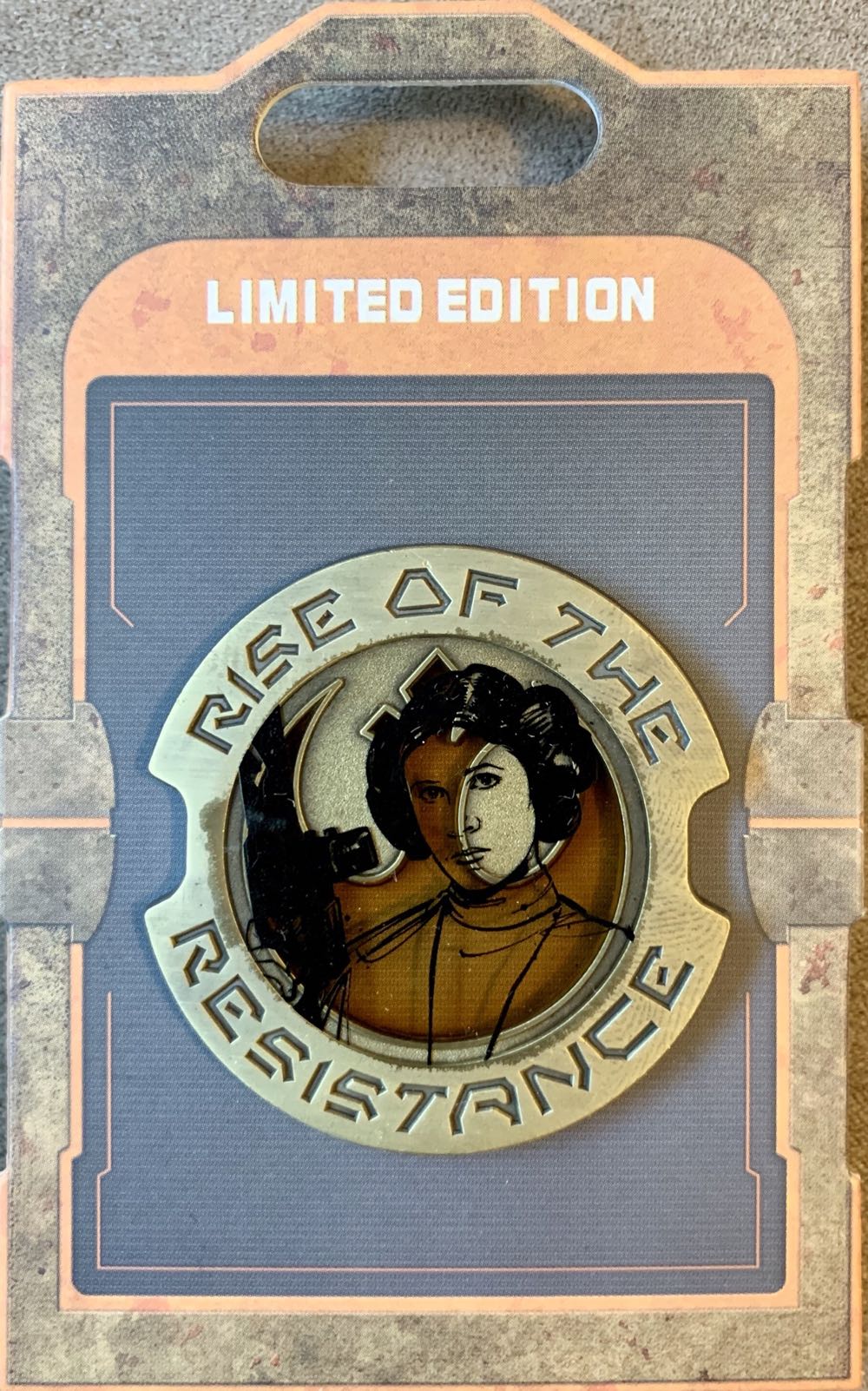 Galaxy’s Edge Rise Of The Resistance - Princess Leia - Transparent pin collectible - Main Image 2