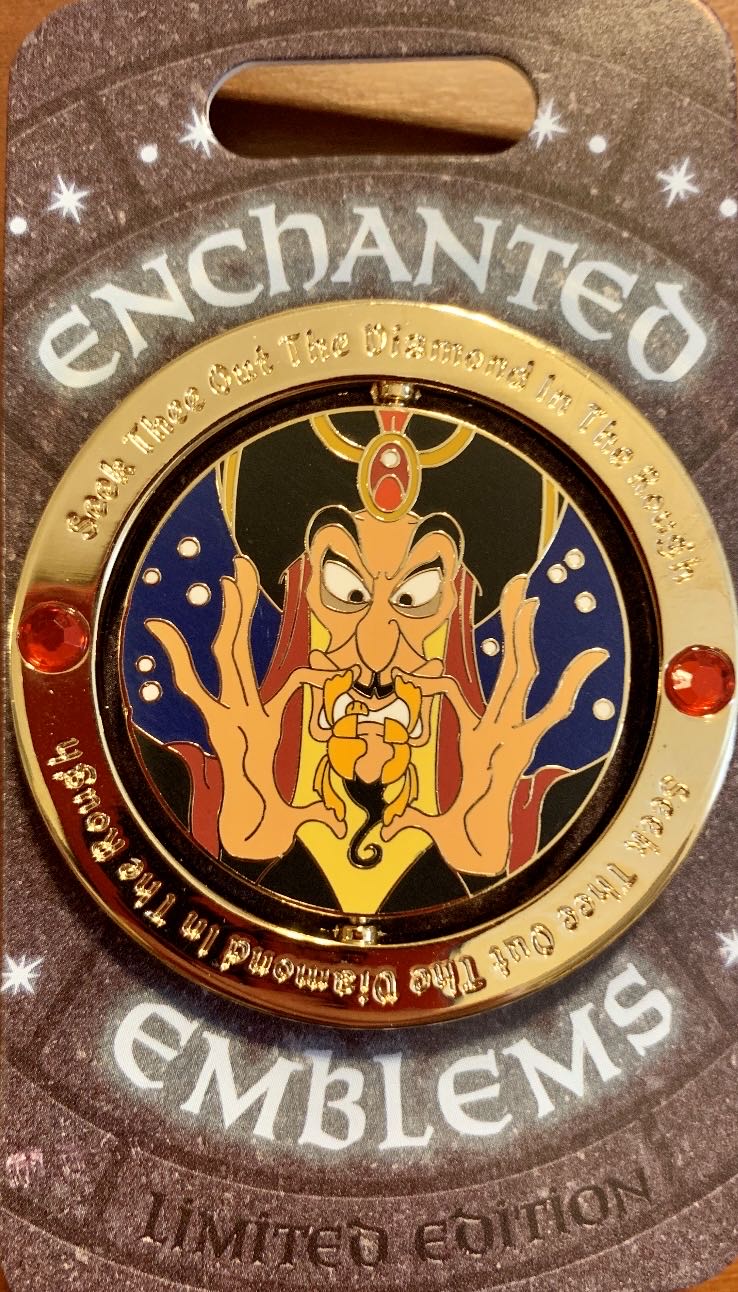 Enchanted Emblems: Aladdin - Spinner pin collectible - Main Image 2