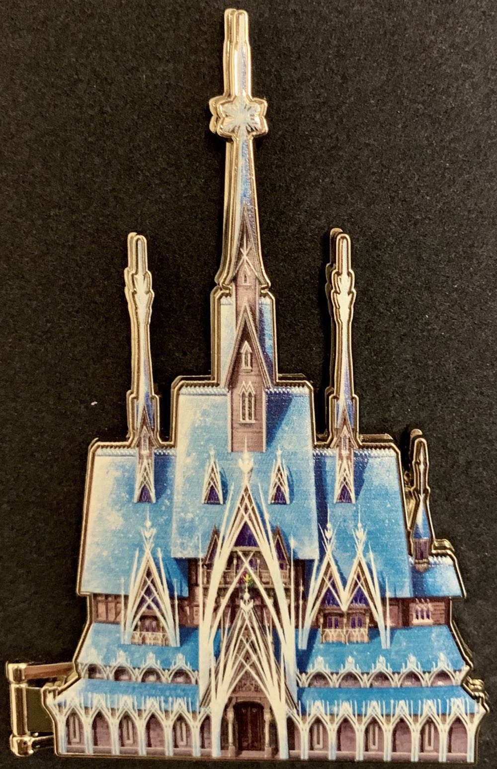 Castle Collection - Frozen - Hinged pin collectible - Main Image 1
