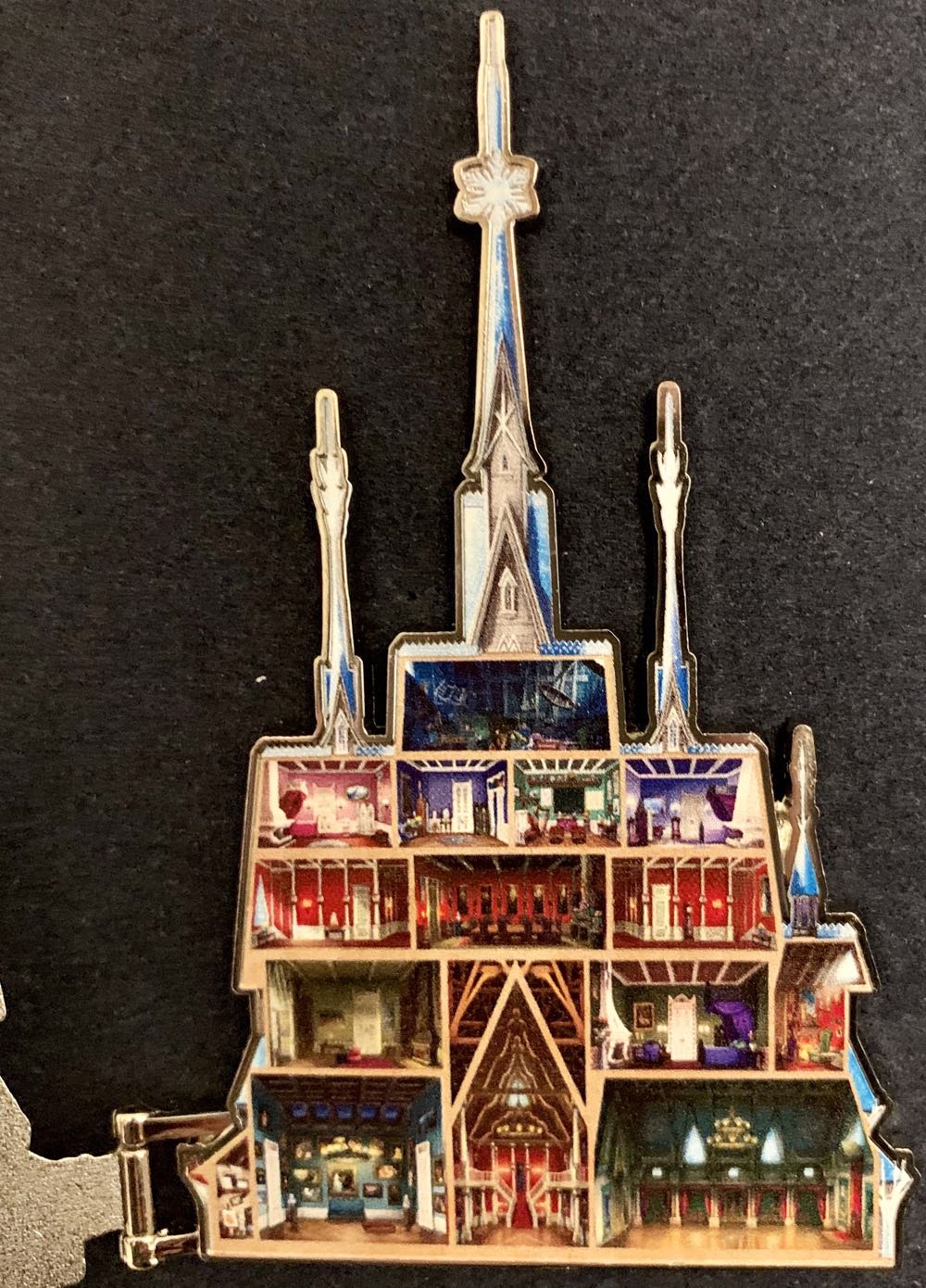 Castle Collection - Frozen - Hinged pin collectible - Main Image 2