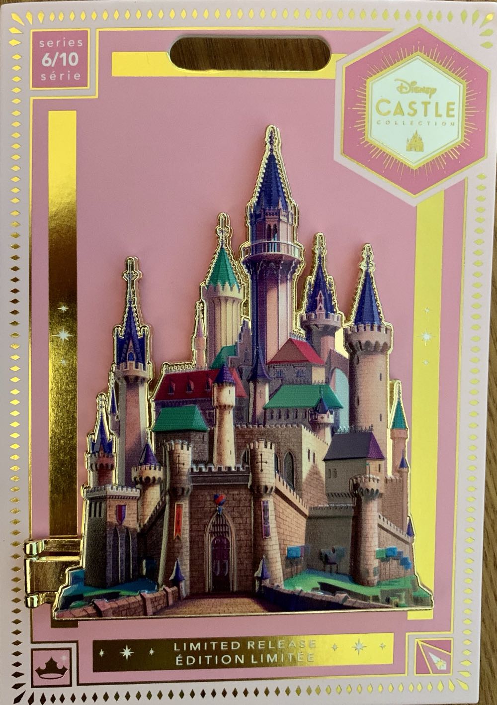 Castle Collection - Sleeping Beauty - Hinged pin collectible - Main Image 3