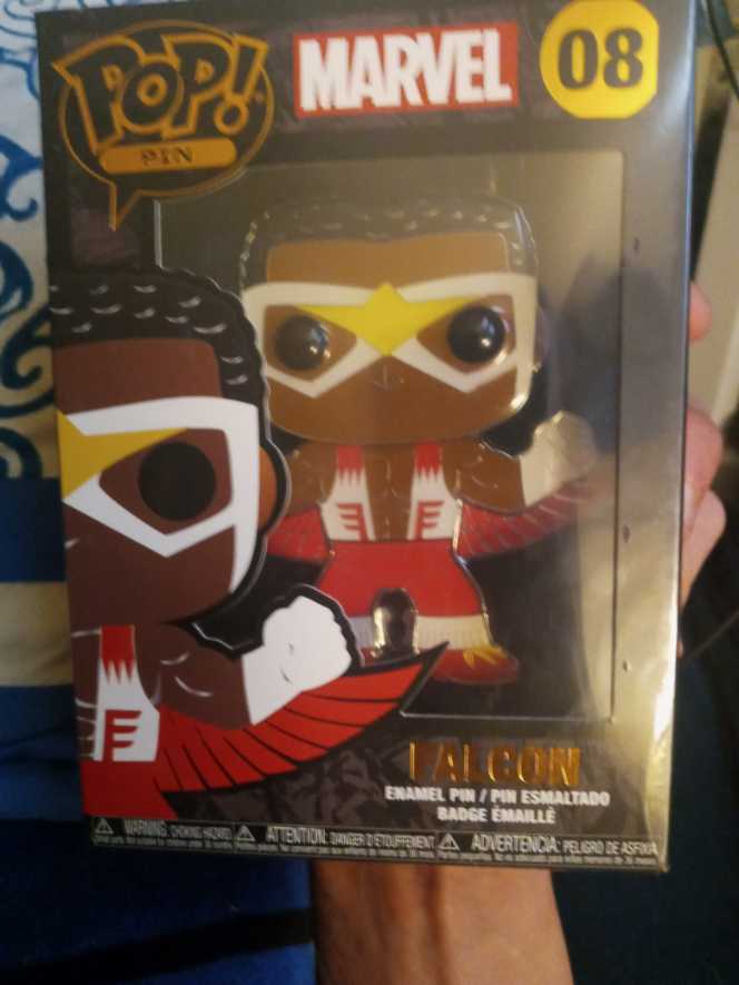 Funko Pop! Pin: Marvel Falcon Pin - Funko pin collectible [Barcode 671803363632] - Main Image 2