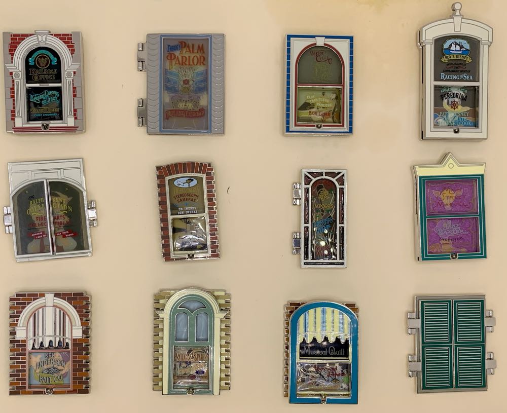 Windows of Main Street USA - Railroad Office (Mickey) - Slider pin collectible - Main Image 3
