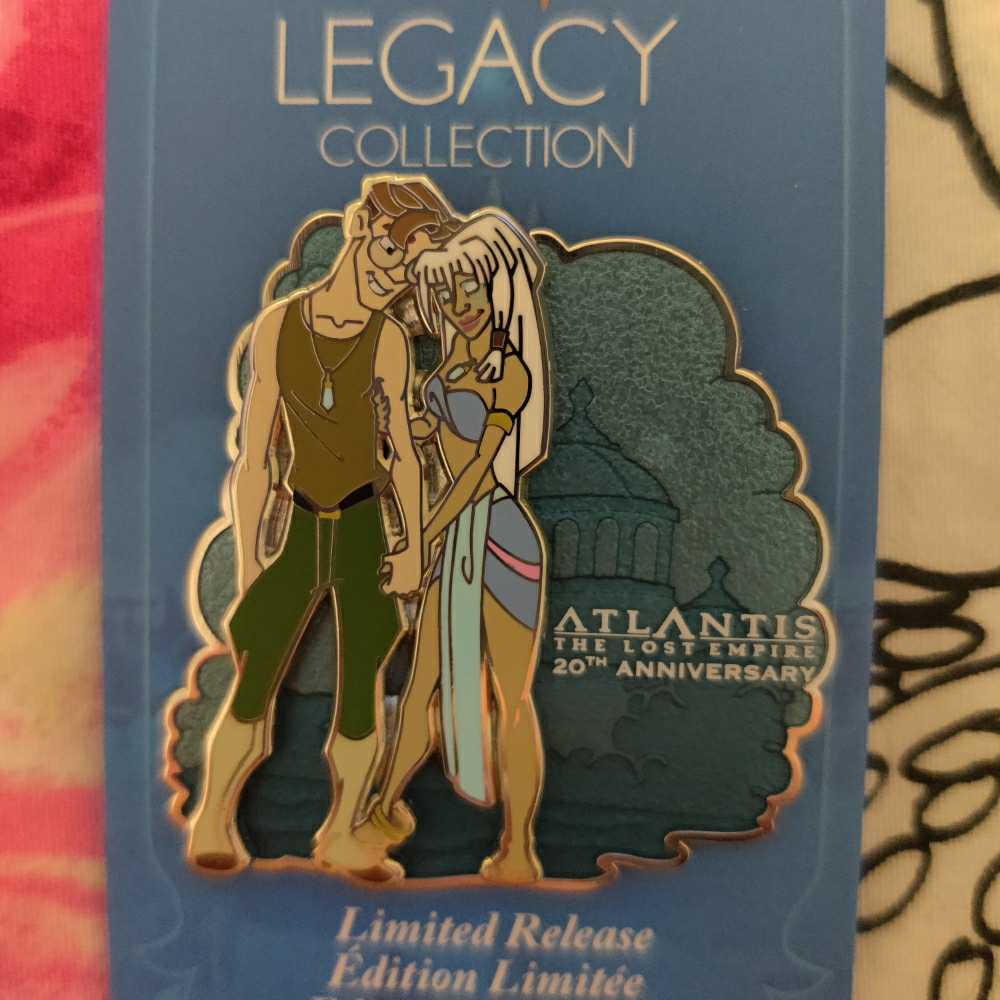 Pluto 90th Anniversary Mystery Pin Collection - Pluto’s Christmas Tree (1952 With Chip And Dale)