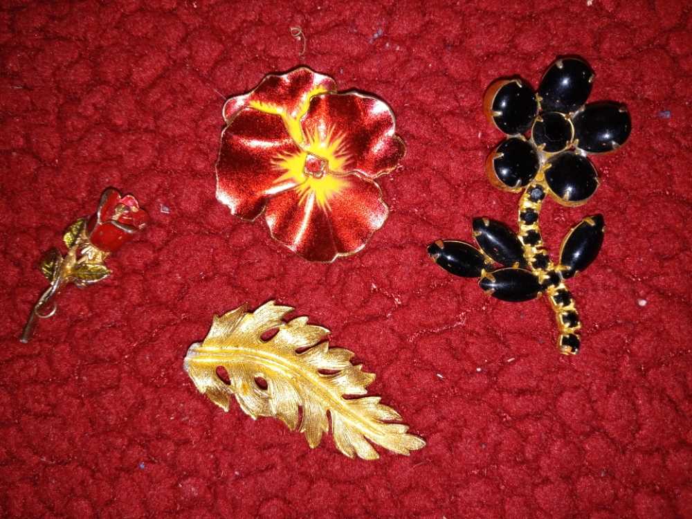 Sensational 6 Snacks Mystery Set - Donald Soft Serve Ice Cream Cone