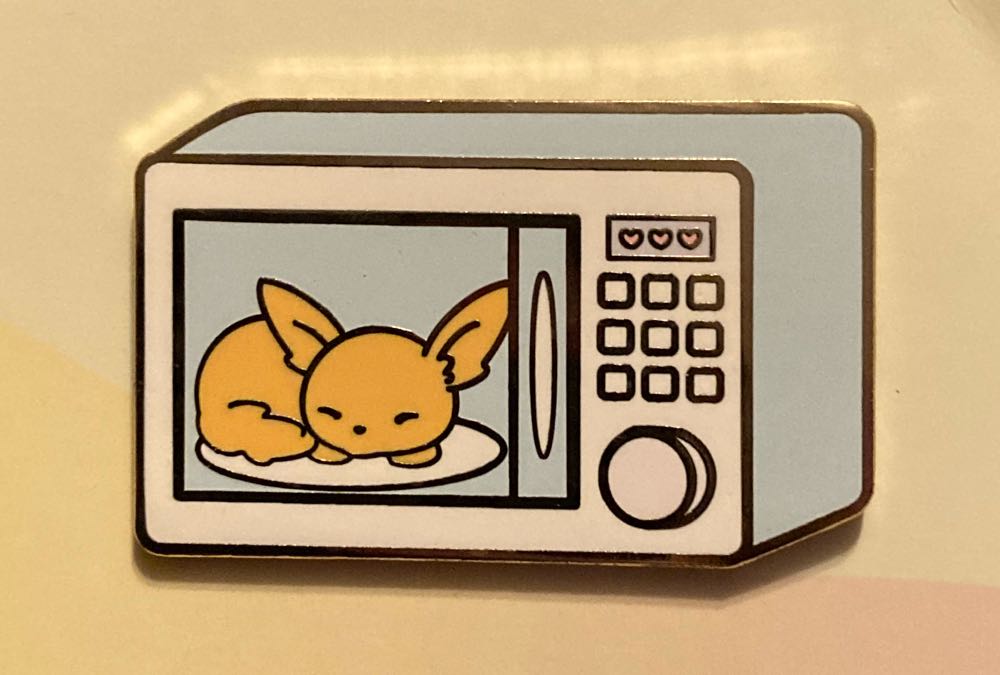 Foxy Microwave  pin collectible - Main Image 1
