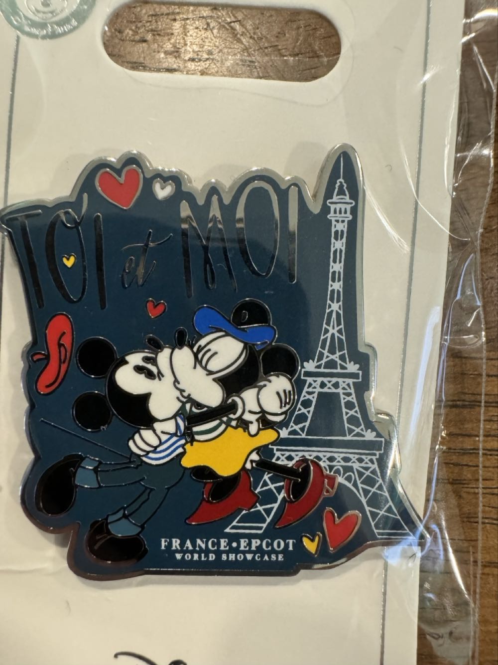 Mickey And Minnie Pin France - Open Edition pin collectible [Barcode 400934113409] - Main Image 2