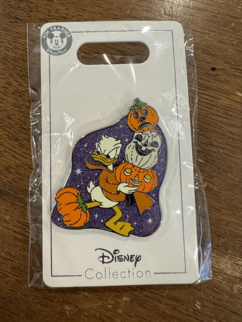 Halloween Donald Duck Devil - Holidays and Events pin collectible [Barcode 465054198750] - Main Image 2