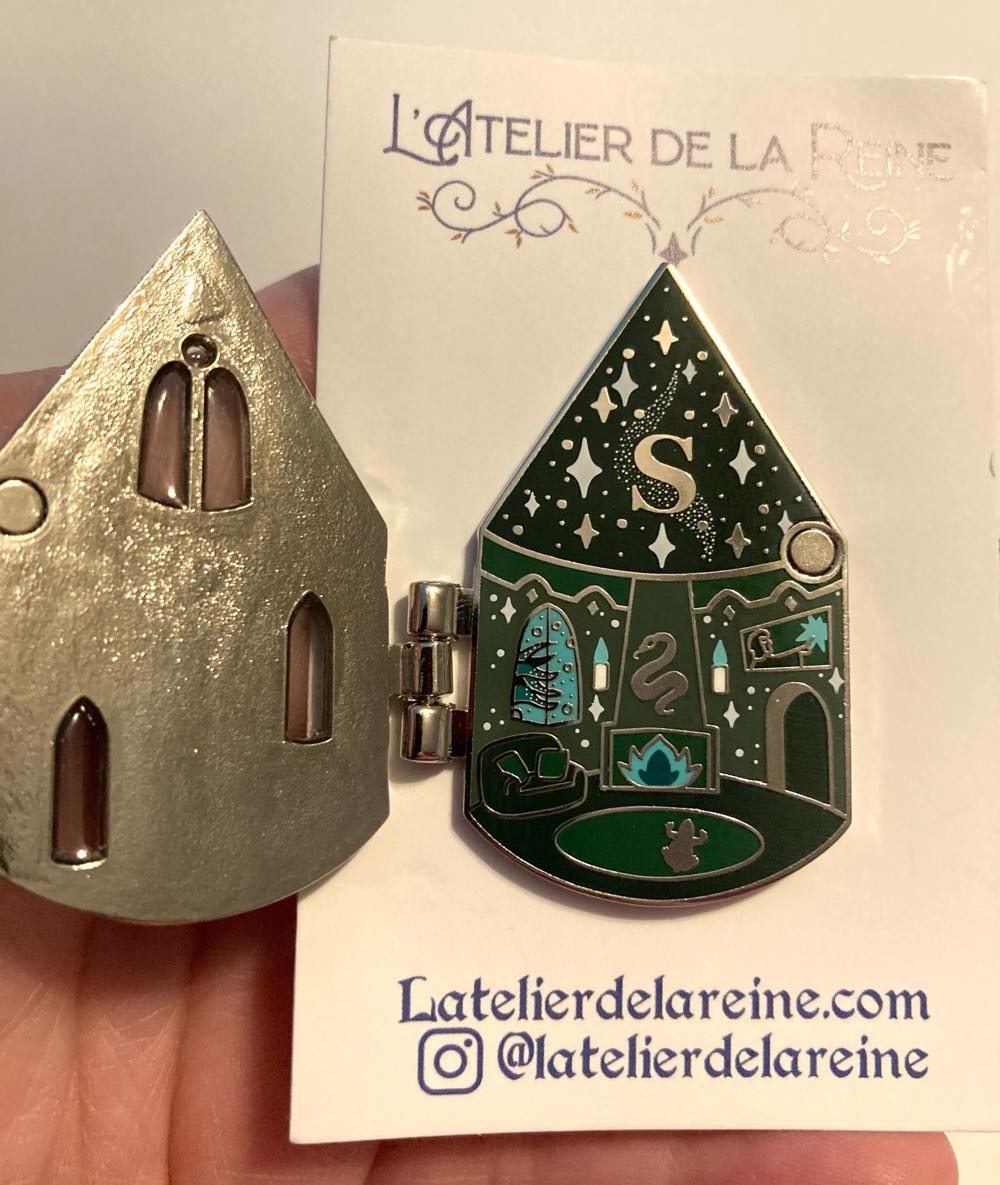 Hogwarts Common Room, Slytherin  pin collectible - Main Image 3
