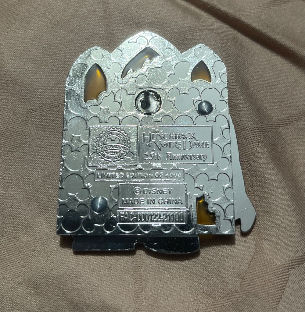 The Hunchback Of Notre Dame 25th Anniversary (Victor, Hugo And Laverne) - Disney Parks Limited Edition Pin - Rack pin collectible [Barcode 400936264222] - Main Image 3