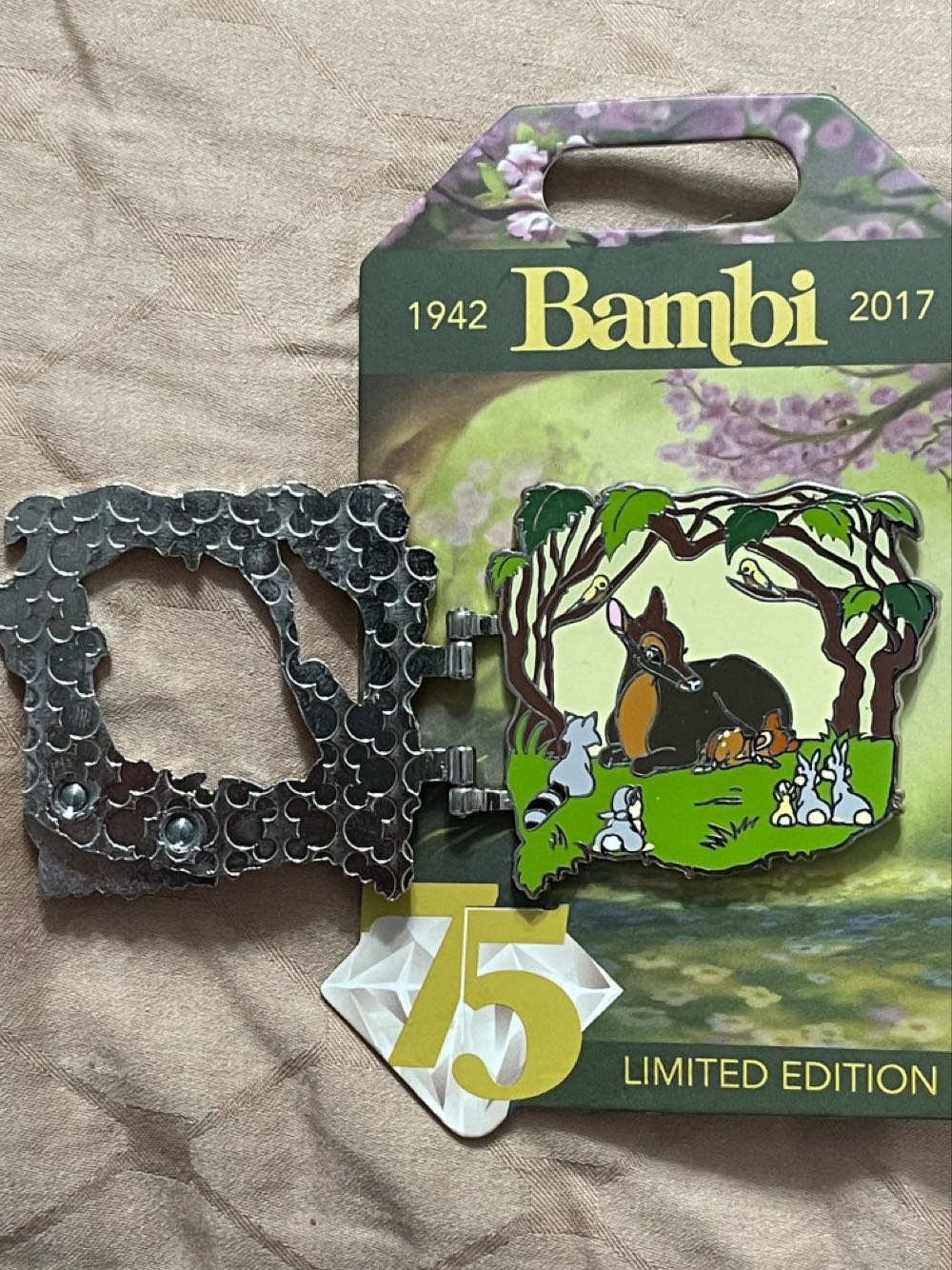 Bambi 75th Anniversary (Featuring A Sleeping Bambi And His Mother) - Disney Parks Limited Edition Pin - Rack pin collectible [Barcode 400020267276] - Main Image 2