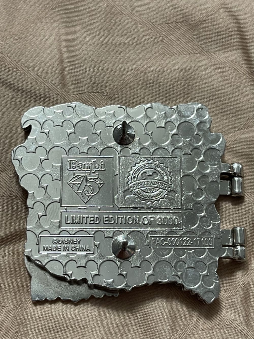 Bambi 75th Anniversary (Featuring A Sleeping Bambi And His Mother) - Disney Parks Limited Edition Pin - Rack pin collectible [Barcode 400020267276] - Main Image 4