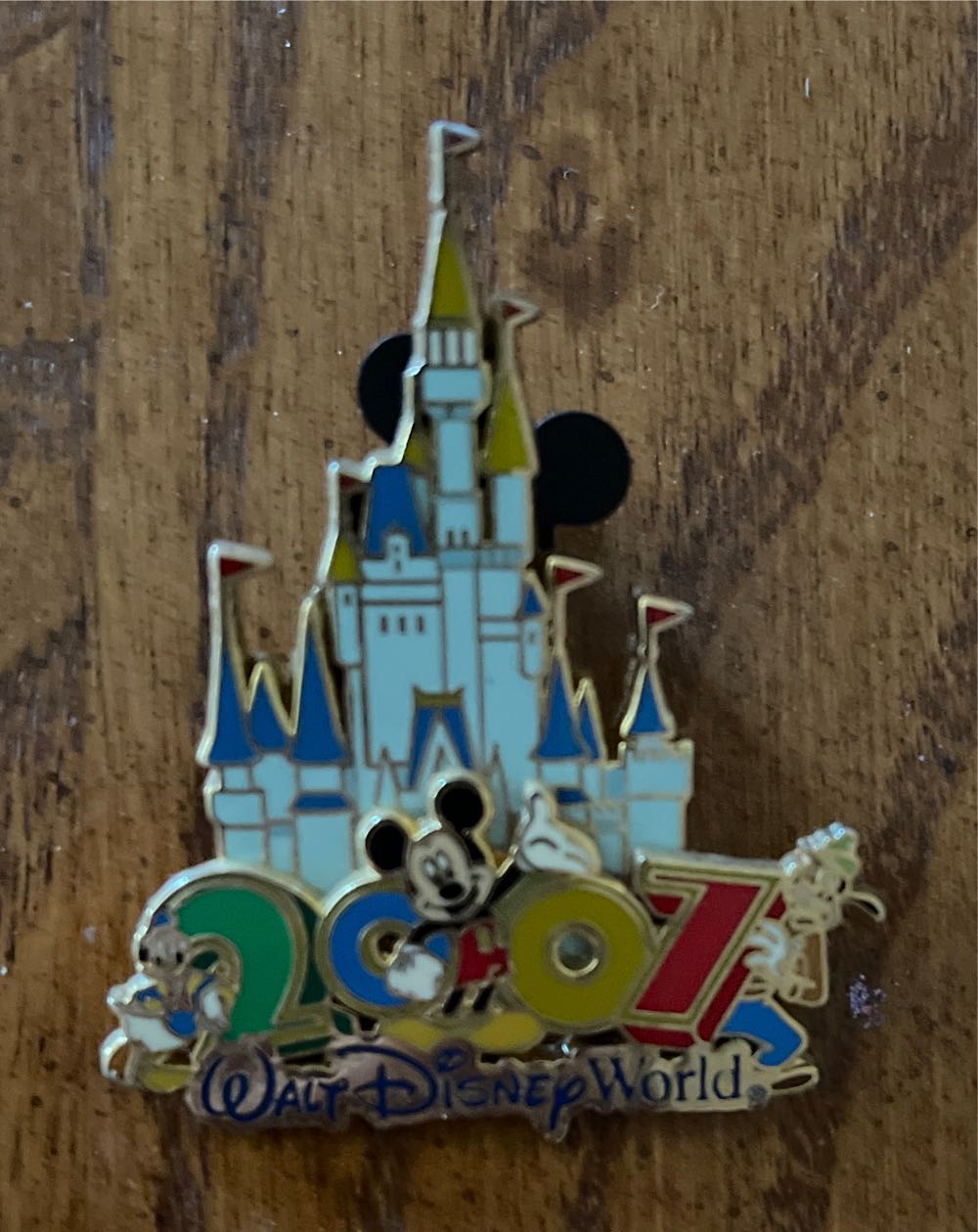 WDW - 2007 Mickey & Castle - Year of Visit pin collectible [Barcode 400109441986] - Main Image 2