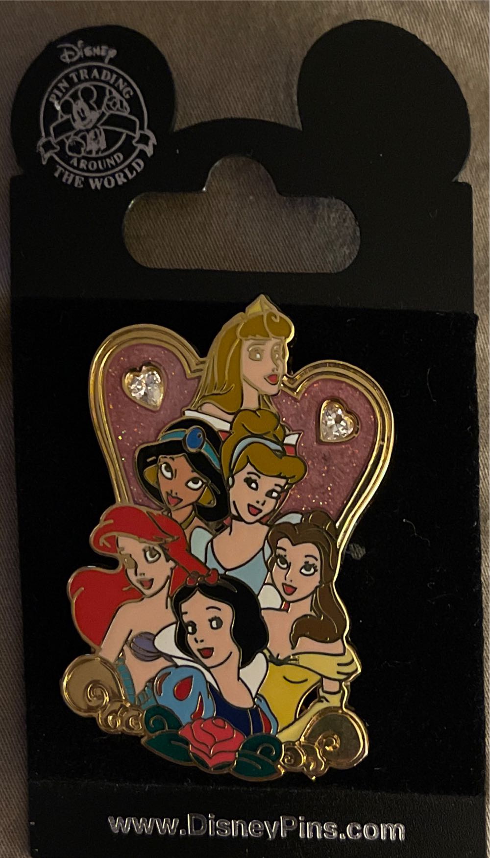 Princesses -Sleeping Beauty, Jasmine, Cinderella, Ariel, Belle & Snow White  pin collectible - Main Image 1